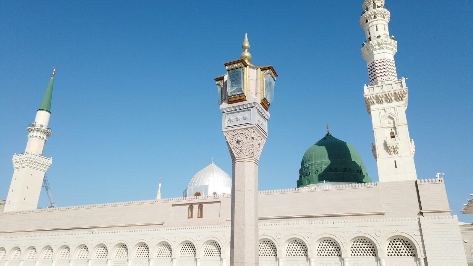 Green Dome and minarets of Al-Masjid an-Nabawi in Madinah